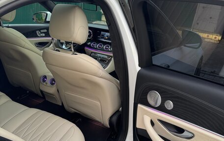 Mercedes-Benz E-Класс, 2016 год, 3 450 000 рублей, 17 фотография