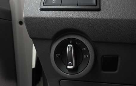 Volkswagen Caravelle T6 рестайлинг, 2020 год, 4 599 000 рублей, 13 фотография