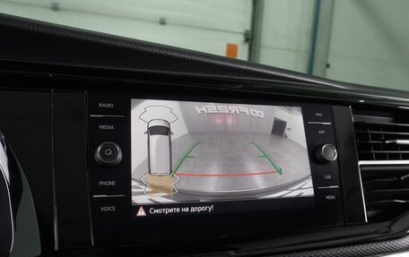 Volkswagen Caravelle T6 рестайлинг, 2020 год, 4 599 000 рублей, 16 фотография