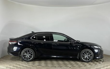 Toyota Camry, 2021 год, 2 850 000 рублей, 4 фотография