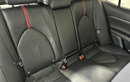 Toyota Camry, 2021 год, 2 850 000 рублей, 15 фотография