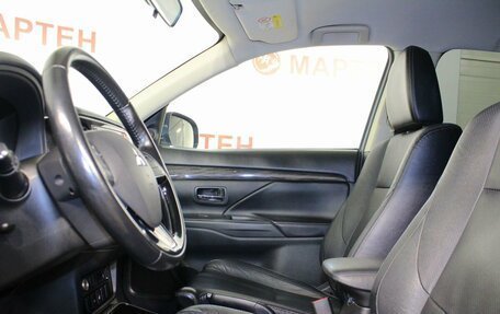 Mitsubishi Outlander III рестайлинг 3, 2017 год, 1 574 000 рублей, 9 фотография