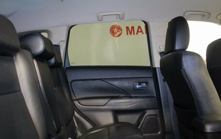 Mitsubishi Outlander III рестайлинг 3, 2017 год, 1 574 000 рублей, 10 фотография