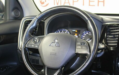 Mitsubishi Outlander III рестайлинг 3, 2017 год, 1 574 000 рублей, 15 фотография