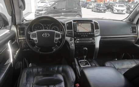Toyota Land Cruiser 200, 2012 год, 3 200 000 рублей, 6 фотография