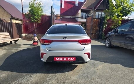KIA Rio IV, 2017 год, 1 300 000 рублей, 10 фотография