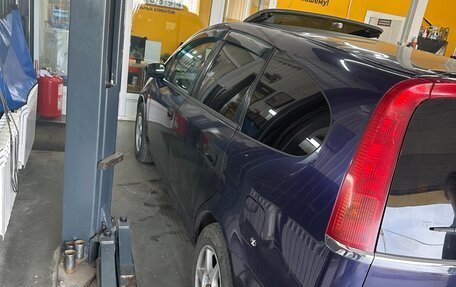 Honda Stream I рестайлинг, 2001 год, 400 000 рублей, 6 фотография