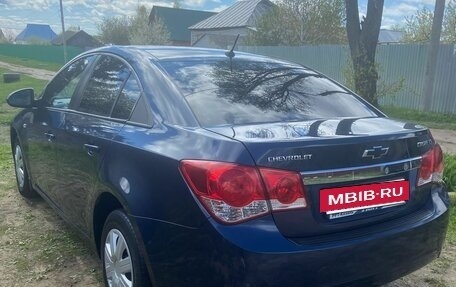 Chevrolet Cruze II, 2011 год, 740 000 рублей, 3 фотография