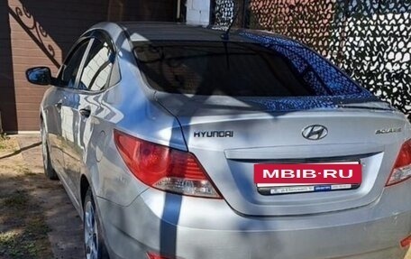 Hyundai Solaris II рестайлинг, 2013 год, 890 000 рублей, 2 фотография