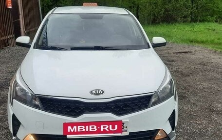 KIA Rio IV, 2021 год, 900 000 рублей, 2 фотография