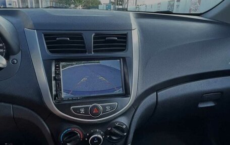 Hyundai Solaris II рестайлинг, 2012 год, 860 000 рублей, 5 фотография