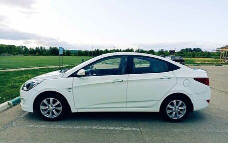 Hyundai Solaris II рестайлинг, 2015 год, 1 170 000 рублей, 4 фотография