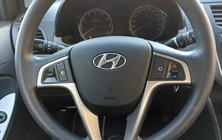 Hyundai Solaris II рестайлинг, 2015 год, 1 170 000 рублей, 11 фотография