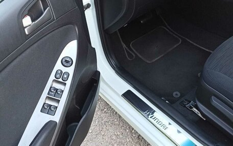 Hyundai Solaris II рестайлинг, 2015 год, 1 170 000 рублей, 10 фотография