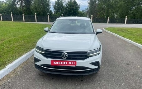 Volkswagen Tiguan II, 2020 год, 2 700 000 рублей, 11 фотография