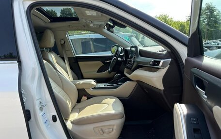 Toyota Highlander, 2023 год, 5 110 000 рублей, 5 фотография