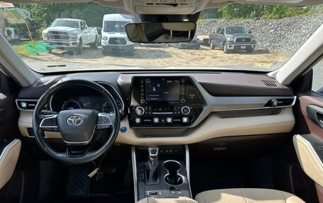 Toyota Highlander, 2023 год, 5 110 000 рублей, 6 фотография