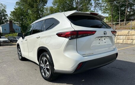 Toyota Highlander, 2023 год, 5 110 000 рублей, 3 фотография