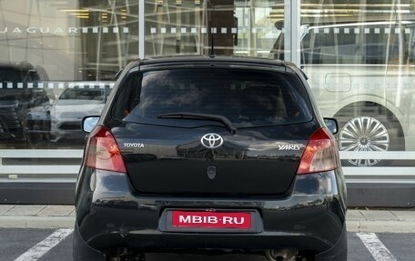 Toyota Yaris III рестайлинг, 2008 год, 590 000 рублей, 10 фотография
