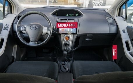 Toyota Yaris III рестайлинг, 2008 год, 590 000 рублей, 20 фотография