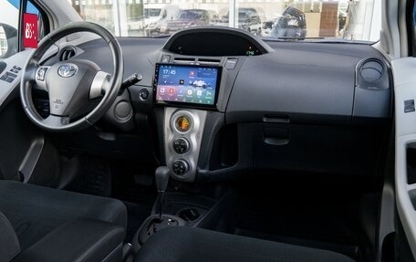 Toyota Yaris III рестайлинг, 2008 год, 590 000 рублей, 24 фотография