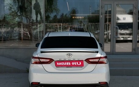Toyota Camry, 2020 год, 2 950 000 рублей, 6 фотография