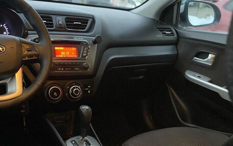 KIA Rio III рестайлинг, 2013 год, 800 000 рублей, 23 фотография
