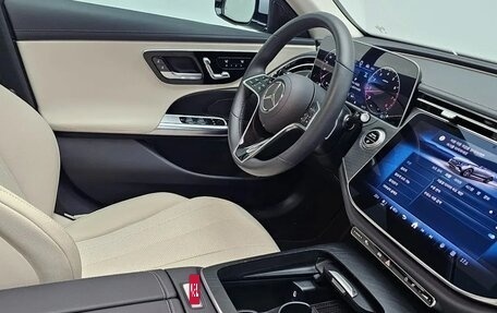 Mercedes-Benz E-Класс, 2024 год, 5 310 000 рублей, 13 фотография