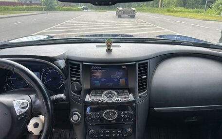 Infiniti QX70, 2013 год, 2 290 000 рублей, 7 фотография