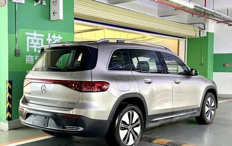 Mercedes-Benz EQB, 2023 год, 2 810 000 рублей, 4 фотография
