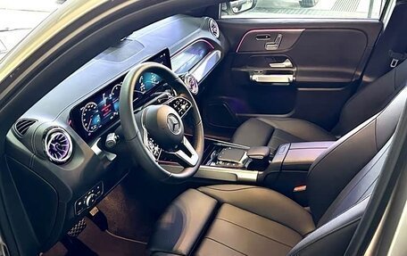 Mercedes-Benz EQB, 2023 год, 2 810 000 рублей, 8 фотография