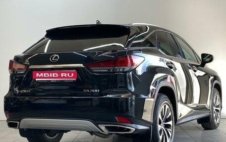 Lexus RX IV рестайлинг, 2021 год, 5 950 000 рублей, 6 фотография