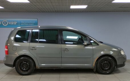 Volkswagen Touran III, 2004 год, 550 000 рублей, 4 фотография