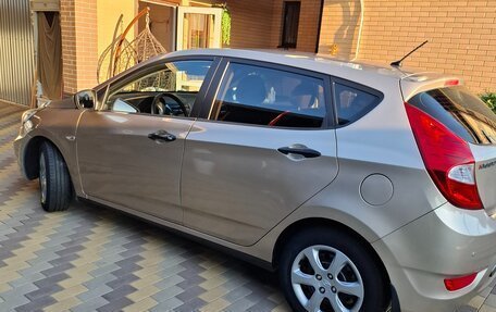 Hyundai Solaris II рестайлинг, 2012 год, 680 000 рублей, 4 фотография