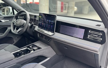 Volkswagen Tiguan, 2025 год, 4 590 000 рублей, 24 фотография