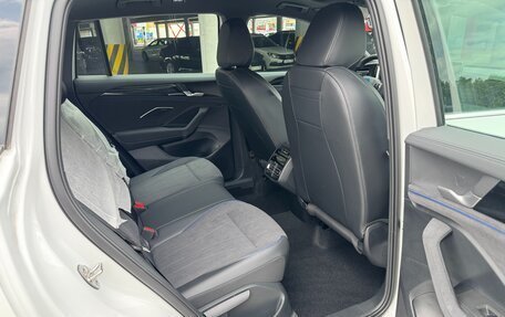 Volkswagen Tiguan, 2025 год, 4 590 000 рублей, 30 фотография