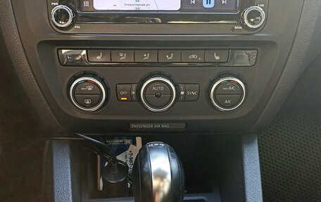 Volkswagen Jetta VI, 2013 год, 1 250 000 рублей, 12 фотография