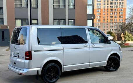 Volkswagen Caravelle T5, 2013 год, 2 250 000 рублей, 2 фотография