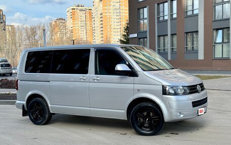Volkswagen Caravelle T5, 2013 год, 2 250 000 рублей, 3 фотография