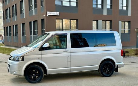 Volkswagen Caravelle T5, 2013 год, 2 250 000 рублей, 9 фотография