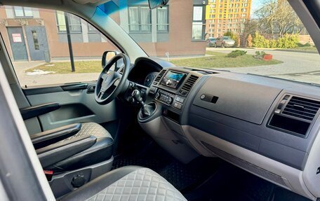 Volkswagen Caravelle T5, 2013 год, 2 250 000 рублей, 13 фотография