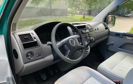 Volkswagen Transporter T5 рестайлинг, 2003 год, 830 000 рублей, 34 фотография
