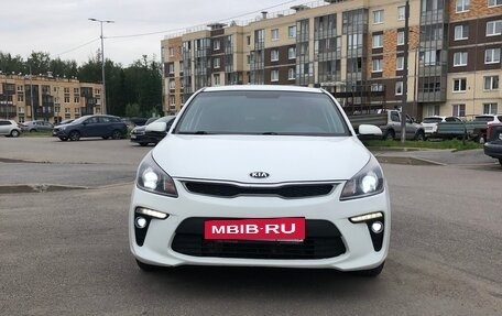 KIA Rio IV, 2018 год, 1 240 000 рублей, 3 фотография