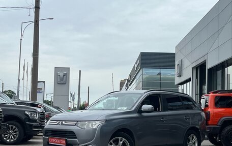 Mitsubishi Outlander III рестайлинг 3, 2012 год, 1 049 000 рублей, 3 фотография