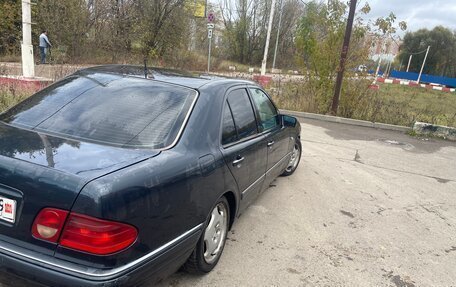 Mercedes-Benz E-Класс, 1997 год, 580 000 рублей, 5 фотография