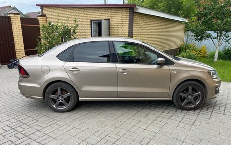 Volkswagen Polo VI (EU Market), 2015 год, 920 000 рублей, 3 фотография