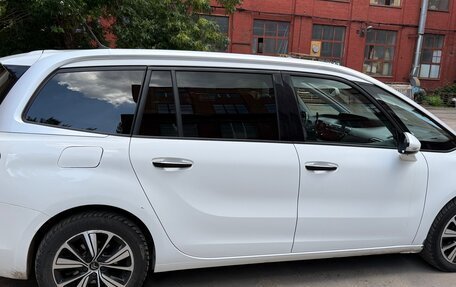 Citroen C4 Picasso II рестайлинг, 2017 год, 1 500 000 рублей, 2 фотография