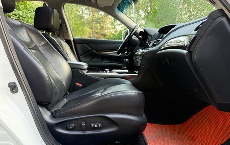Infiniti M, 2012 год, 22 фотография