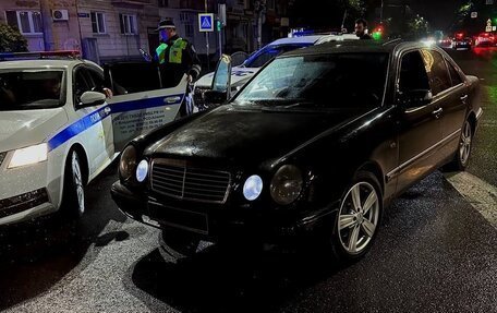 Mercedes-Benz E-Класс, 1998 год, 750 000 рублей, 8 фотография