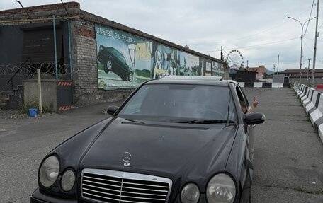 Mercedes-Benz E-Класс, 1998 год, 750 000 рублей, 3 фотография